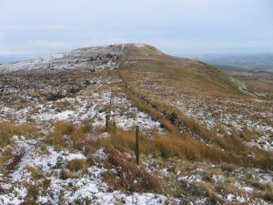 Tomtain from Hunt Hill. © Chris Wimbush, Geograph