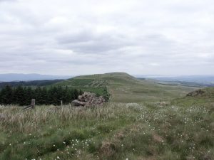 NS710811: view toward twa' hills. Hunt and Tamtain from the third sister, Garrel. © Robert Murray, Geograph