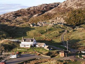 Tarbert, looking north. © Fin 'n 'Liz, Geograph