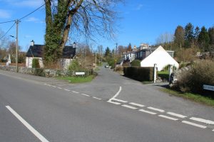 NX411663 looking NNE along the Old Edinburgh Road, Minnigaff. The SYHA have a youth hostel shortly to the south of here. © Billy McCrorie, Geograph