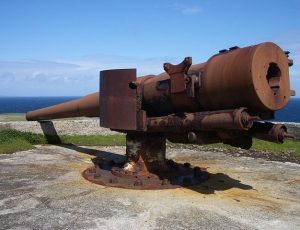 The Aith Gun - a relic from the first World War on top of Score Hill. This 6 inch artillery gun was positioned here by royal marines on 3rd April 1918 to guard the northern approaches to Bressay Sound. © Lis Burke, Geograph