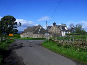 NS788897: looking north-east towards the Gateside junction at the north end of this old road. Gateside is a former farm. © Robert Murray, Geograph