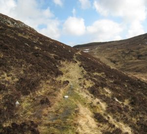 Crask to Kinbrace path heading east and approaching Bealach Easach. © Stuart Meek, Geograph