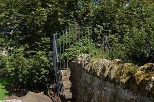 Stile giving access to Rosyth Old Graveyard. © Paul McIlroy, Geograph